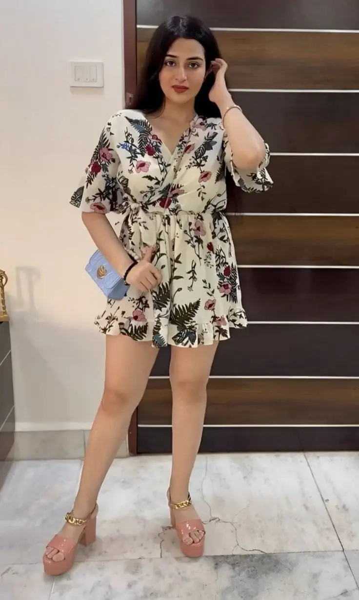 Cash payment HAND TO HAND VIP ESCORT SERVICE PATNA CALL ME DIRECTLY AT MY NUMBER - gallery thumbnail 3